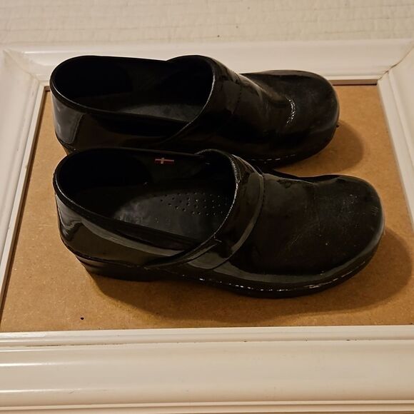 Sanita black gloss clogs size 40 (US 10) - Picture 2 of 8